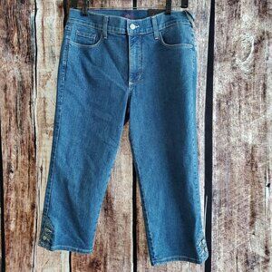 NWT NYDJ Size 8P Full Leg Cropped Maryland Wash Jeans